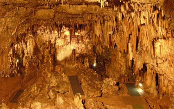 Visit Drogarati Cave